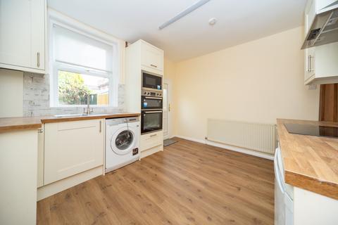 2 bedroom terraced house to rent, Albert Place, Loughborough LE11