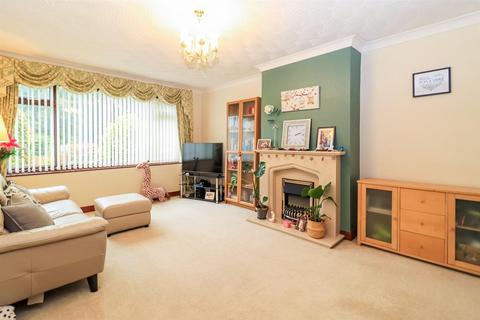 2 bedroom semi-detached bungalow for sale, Queens Drive, Ossett WF5