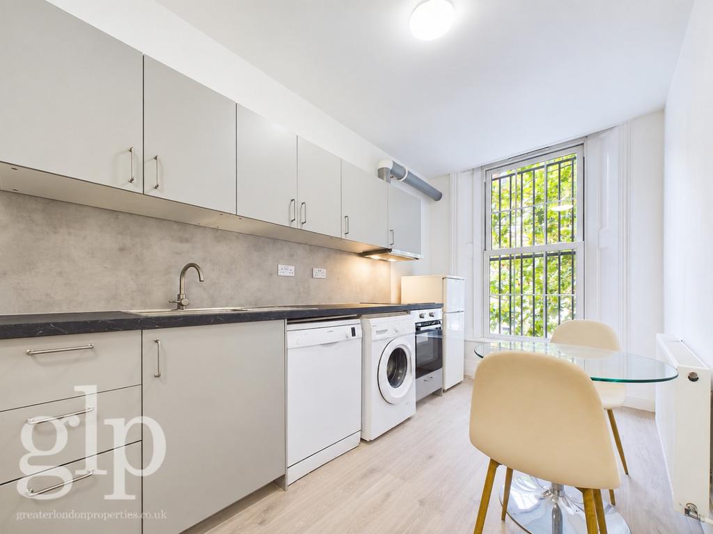 Apartment in Greater London - View 2