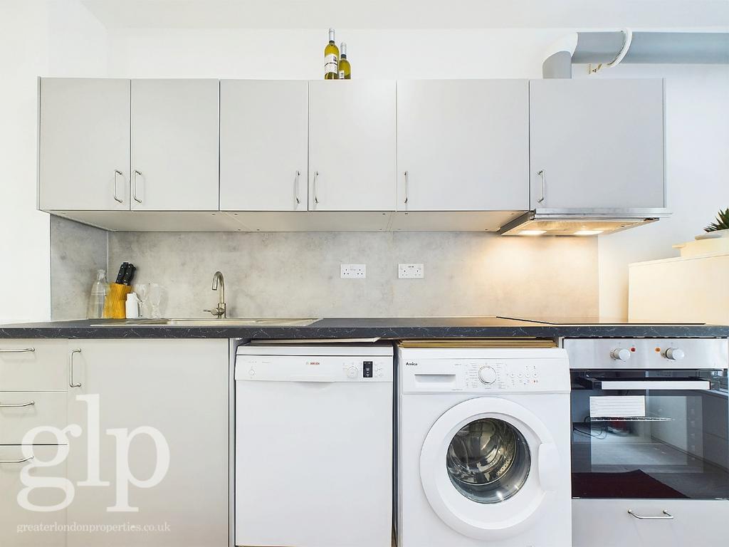 Apartment in Greater London - More