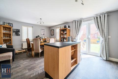 17 Creswell, Hook, RG27 9TG
