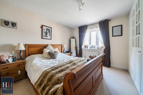 17 Creswell, Hook, RG27 9TG
