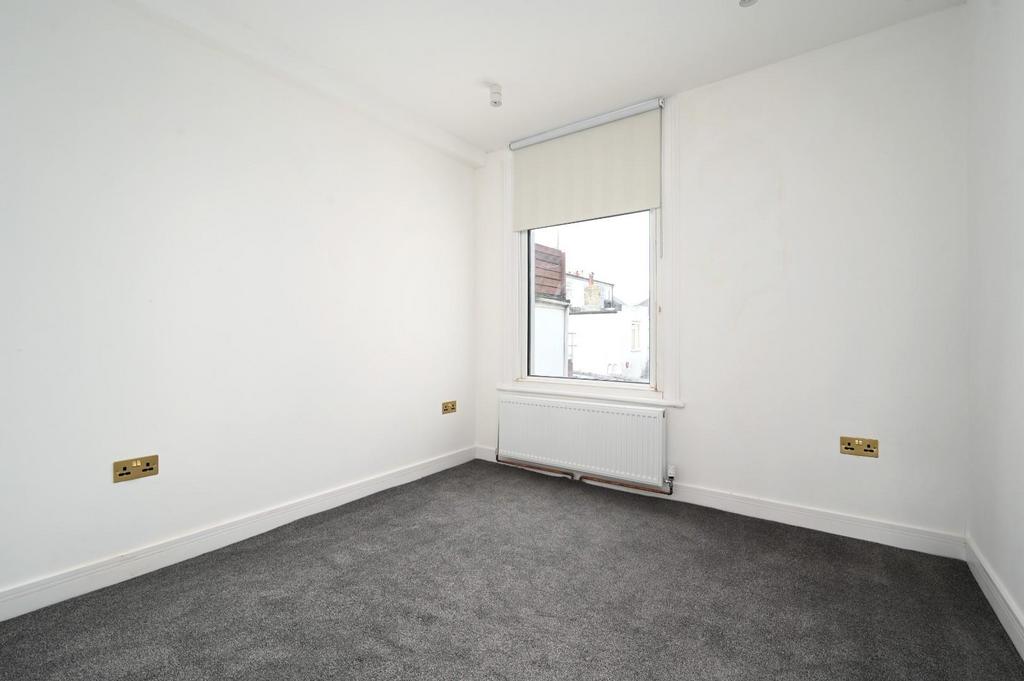 Flat 3 63 Portland Road bn3 - photos (5).jpg