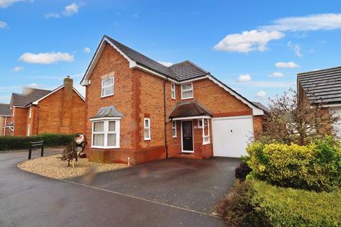 4 bedroom detached house to rent, Boundary Way, Glastonbury, Somerset