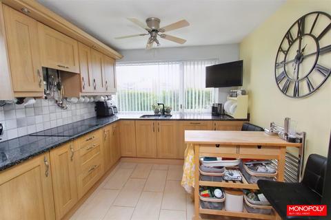 3 bedroom bungalow for sale, Oaklea Court, Rhyl LL18