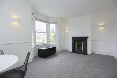 2 bedroom flat to rent, Manor Lane Lee SE12