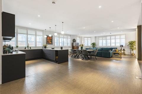 3 bedroom penthouse for sale, Shepherdess Walk, London, N1