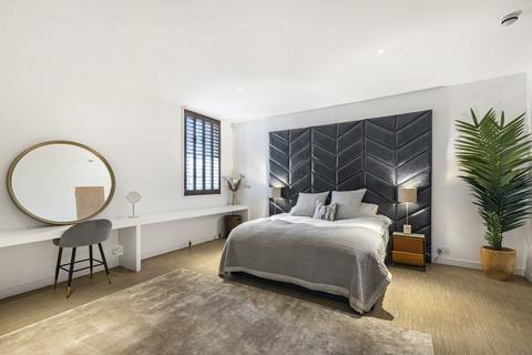 undefined, Shepherdess Walk, London, N1