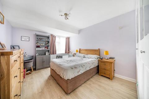 4 bedroom end of terrace house for sale, Staines-upon-Thames,  Surrey,  TW18