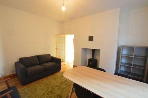 2 bedroom end of terrace house to rent, Albert Street, Durham