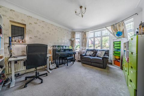 30 Celtic Avenue, Bromley, BR2 0RU