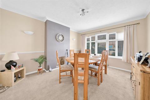 23 Oakhurst Avenue, Bexleyheath, DA7 5JL
