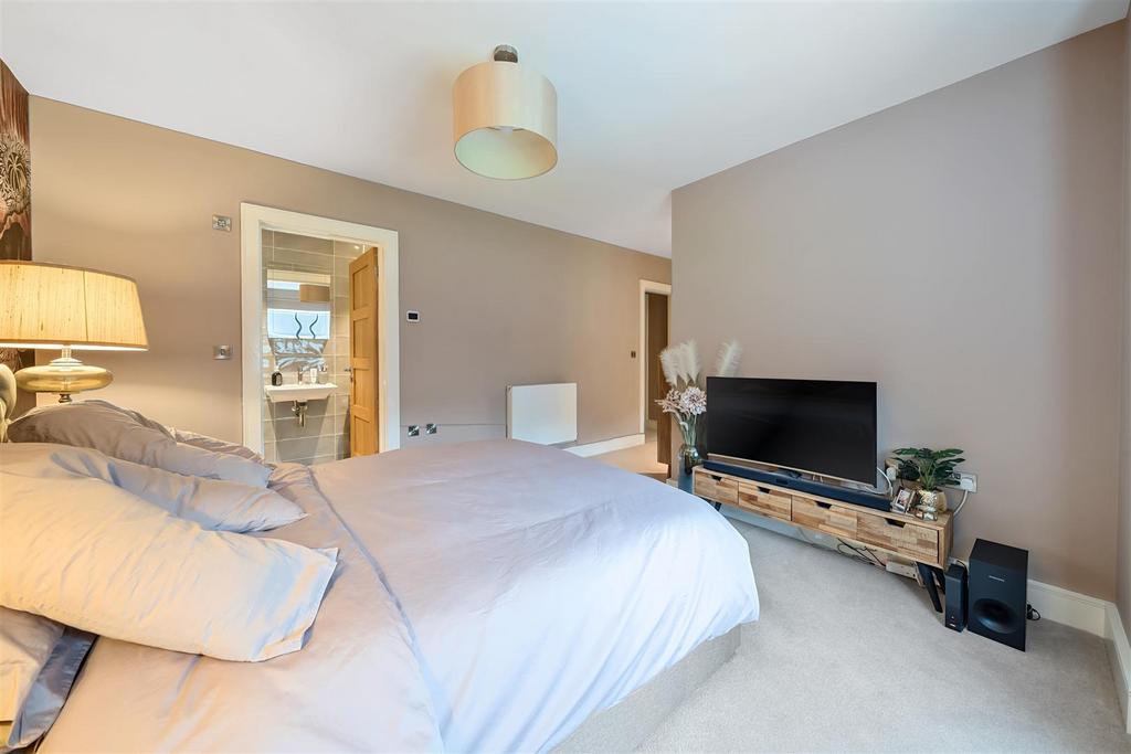 Ivy Glen Bed 1..jpg