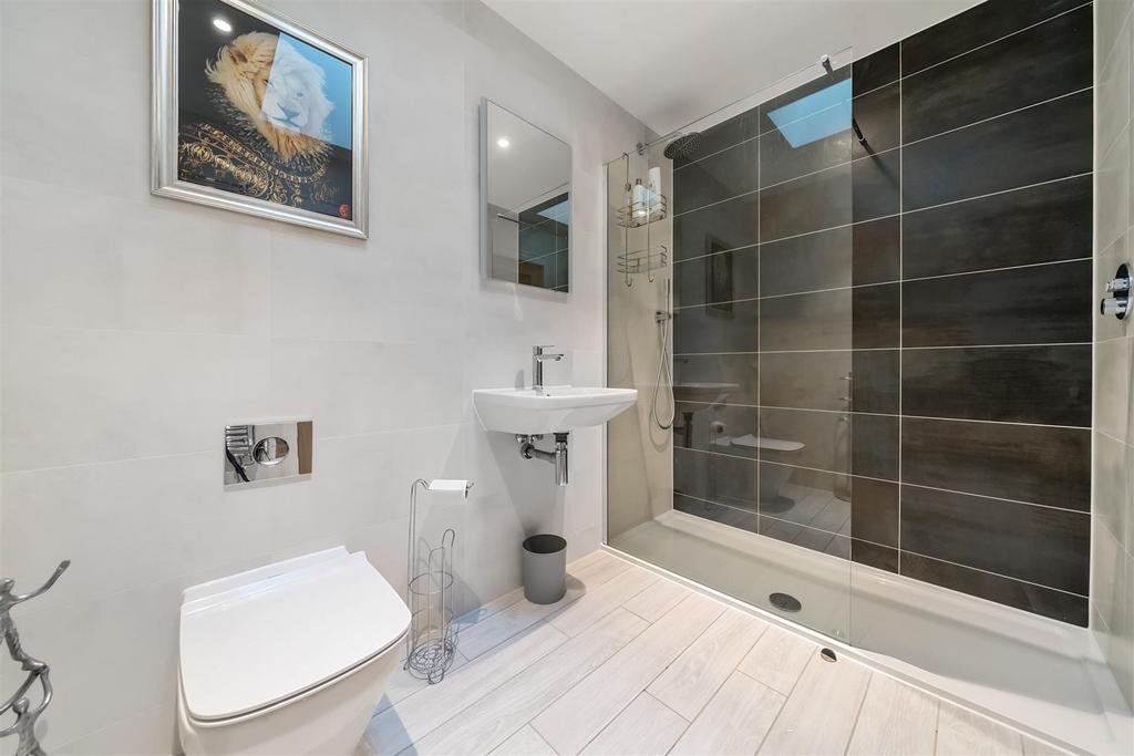Ivy Glen Shower Room.jpg