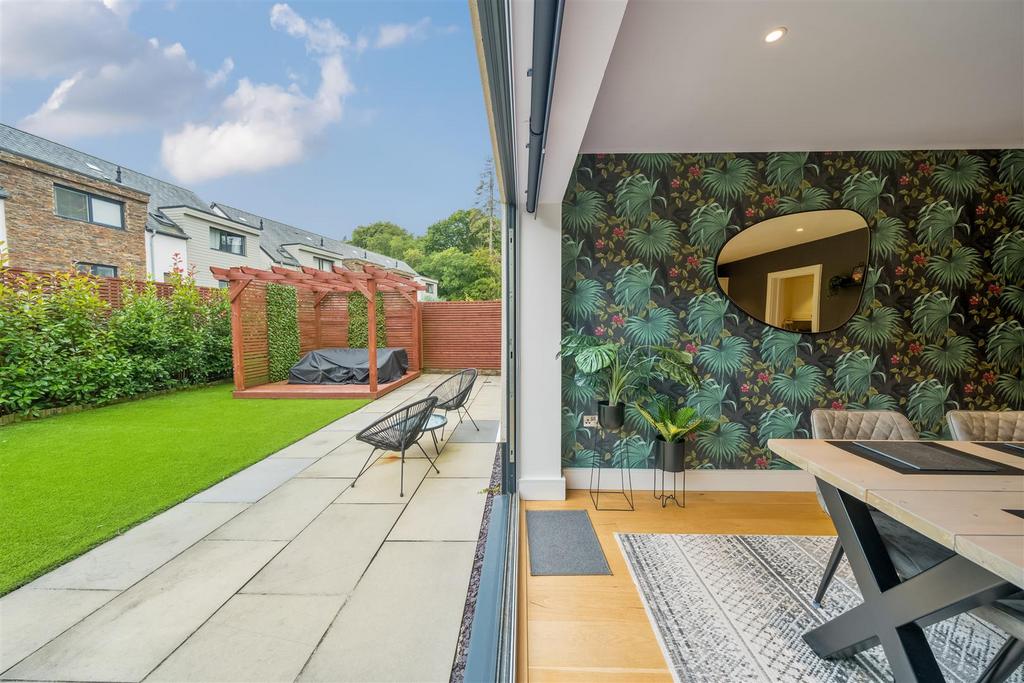 Ivy Glen Inside Out.jpg