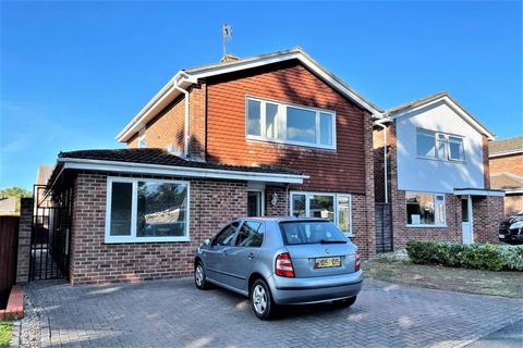 4 bedroom detached house to rent, Longmead Way, Taunton TA1