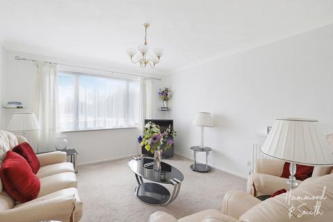 2 bedroom maisonette for sale, Chingford Mount Road, London E4