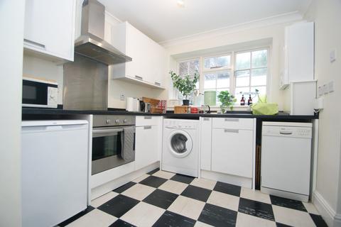 3 bedroom terraced house to rent, King Street, Margate, CT9