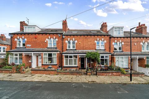 5 bedroom terraced house for sale, Hill View Avenue, Chapel  Allerton, Leeds, LS7