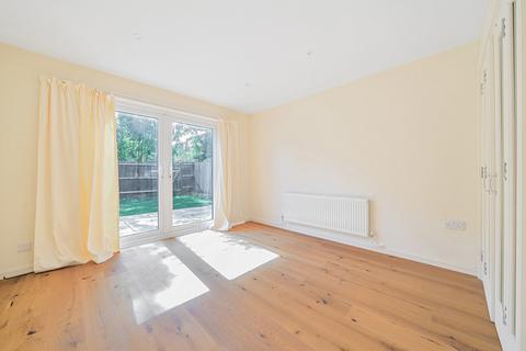 5 bedroom terraced house for sale, Rowan Close, London