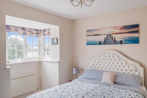 16 Bland Drive, Hawkinge, Folkestone, CT18 7PX