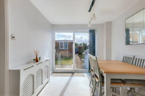 123 Robin Way, Chelmsford, CM2 8AU