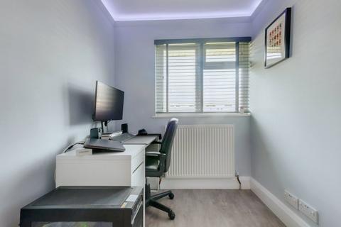 123 Robin Way, Chelmsford, CM2 8AU