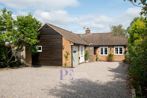 2 bedroom detached bungalow for sale, Bradgate Road, Hinckley LE10