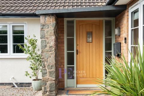 2 bedroom detached bungalow for sale, Bradgate Road, Hinckley LE10