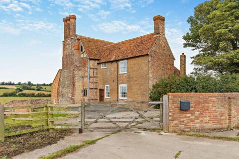 5 bedroom detached house to rent, Thame Road, Brill, Aylesbury, Buckinghamshire