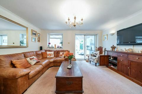 4 bedroom end of terrace house for sale, Morse Close, Harefield UB9