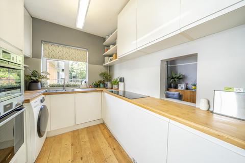 37 Horn Park Lane, London, SE12 8UX