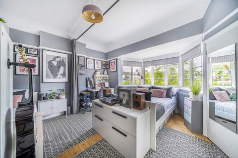37 Horn Park Lane, London, SE12 8UX