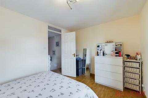 19 Birling Close, Nottingham, NG6 7FS