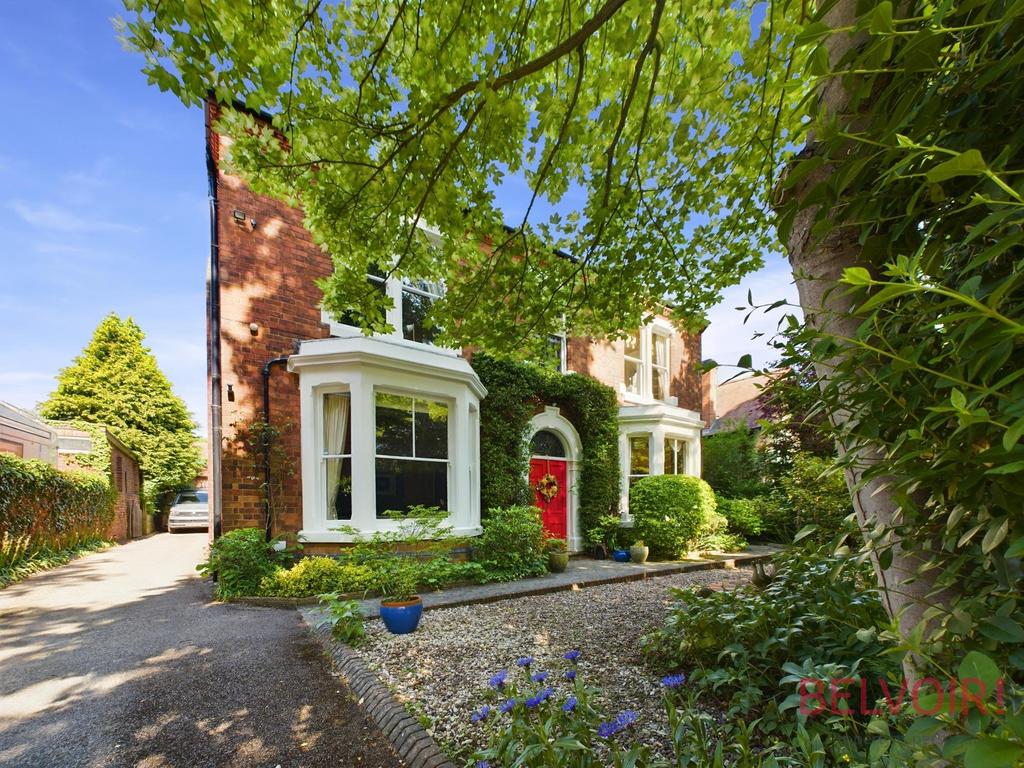 High Oakham Road, Mansfield, NG18 5 bed detached house for sale £795,000