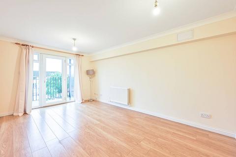 2 bedroom flat to rent, Ribblesdale Avenue, New Southgate, London, N11