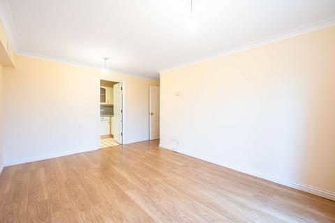 2 bedroom flat to rent, Ribblesdale Avenue, New Southgate, London, N11