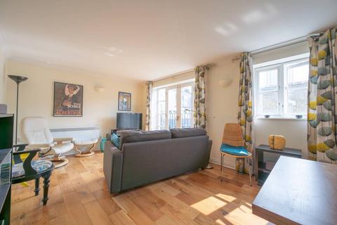 1 bedroom flat for sale, Stockwell Green, Stockwell, London, SW9