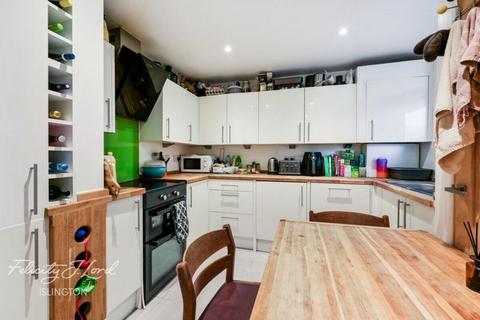 3 bedroom flat for sale, Crondall Street, Islington, N1