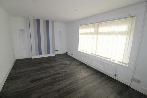 3 bedroom end of terrace house to rent, Harleston Road, Kirkby