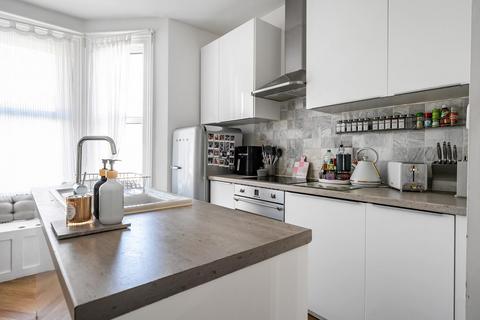 20b Stanger Road, London, SE25 5JU