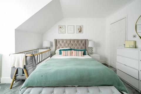 20b Stanger Road, London, SE25 5JU