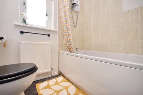57 Airedale Heights, Wakefield, WF2 8YG