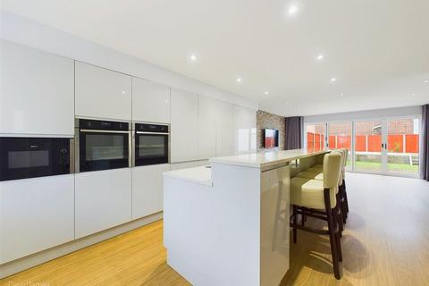 3 bedroom semi-detached house for sale, Adbolton Avenue, Gedling, Nottingham