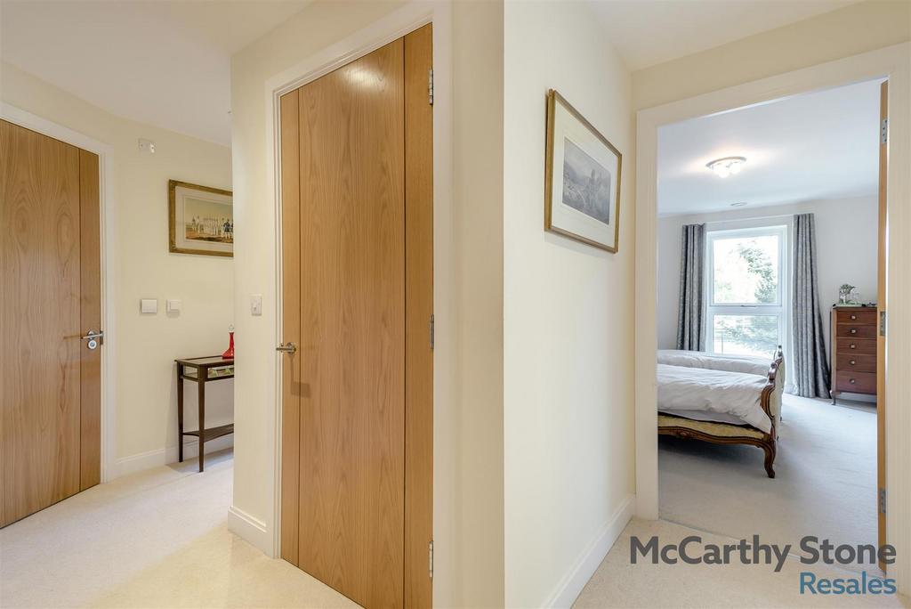 8665277-interior01.jpg