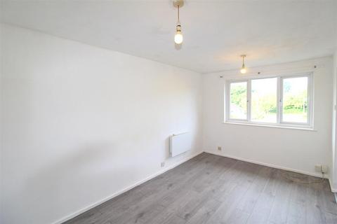 Studio to rent, Oak Croft, Clayton-Le-Woods, Chorley