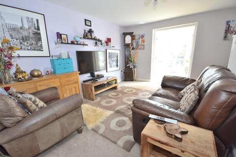 2 bedroom semi-detached house for sale, Acasta Way, Hull HU9