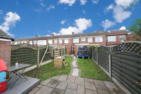 2 bedroom terraced house for sale, Eastfield Road, Hull