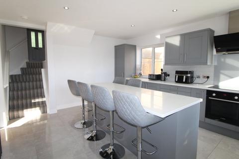 5 bedroom detached house for sale, Saxilby Road, East Morton, Keighley, BD20