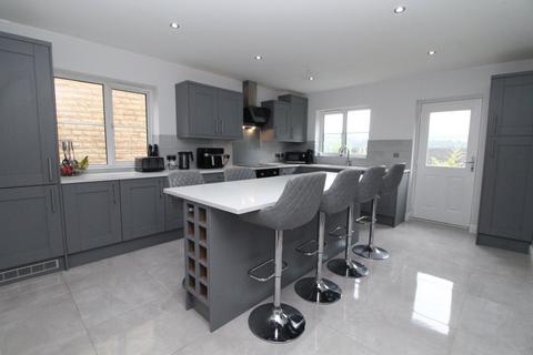 5 bedroom detached house for sale, Saxilby Road, East Morton, Keighley, BD20